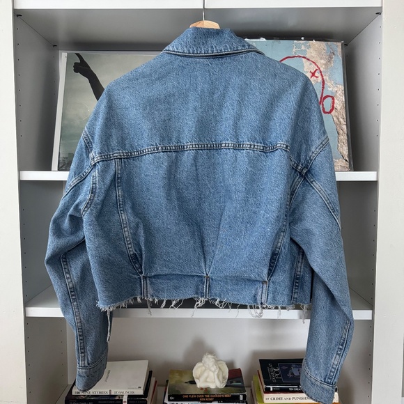 ZARA Cropped Denim Loose Fit Jacket - Picture 4 of 5